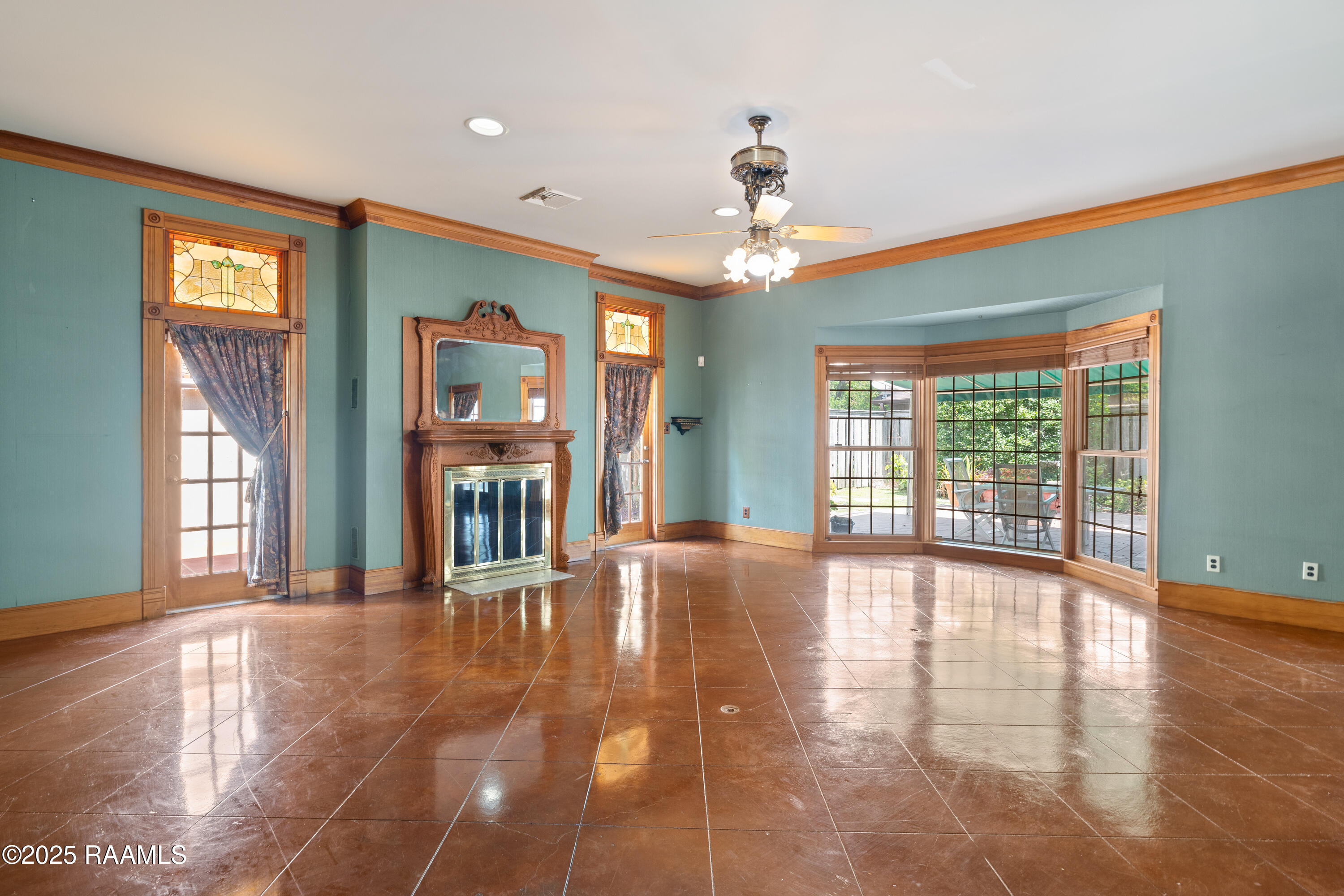 2 La Rue Verger New Iberia, LA 70563 - Photo 11 of 43 Formal Living