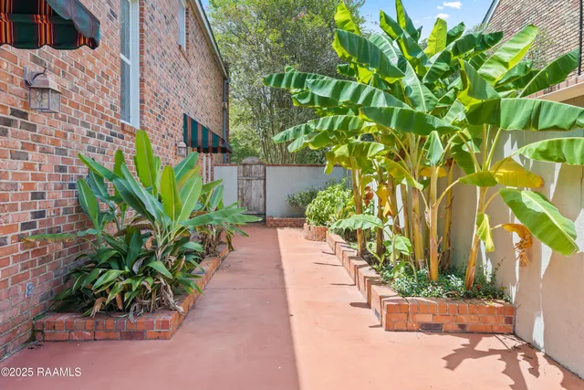 $546,000 | 2 La Rue Verger, New Iberia, LA 70563