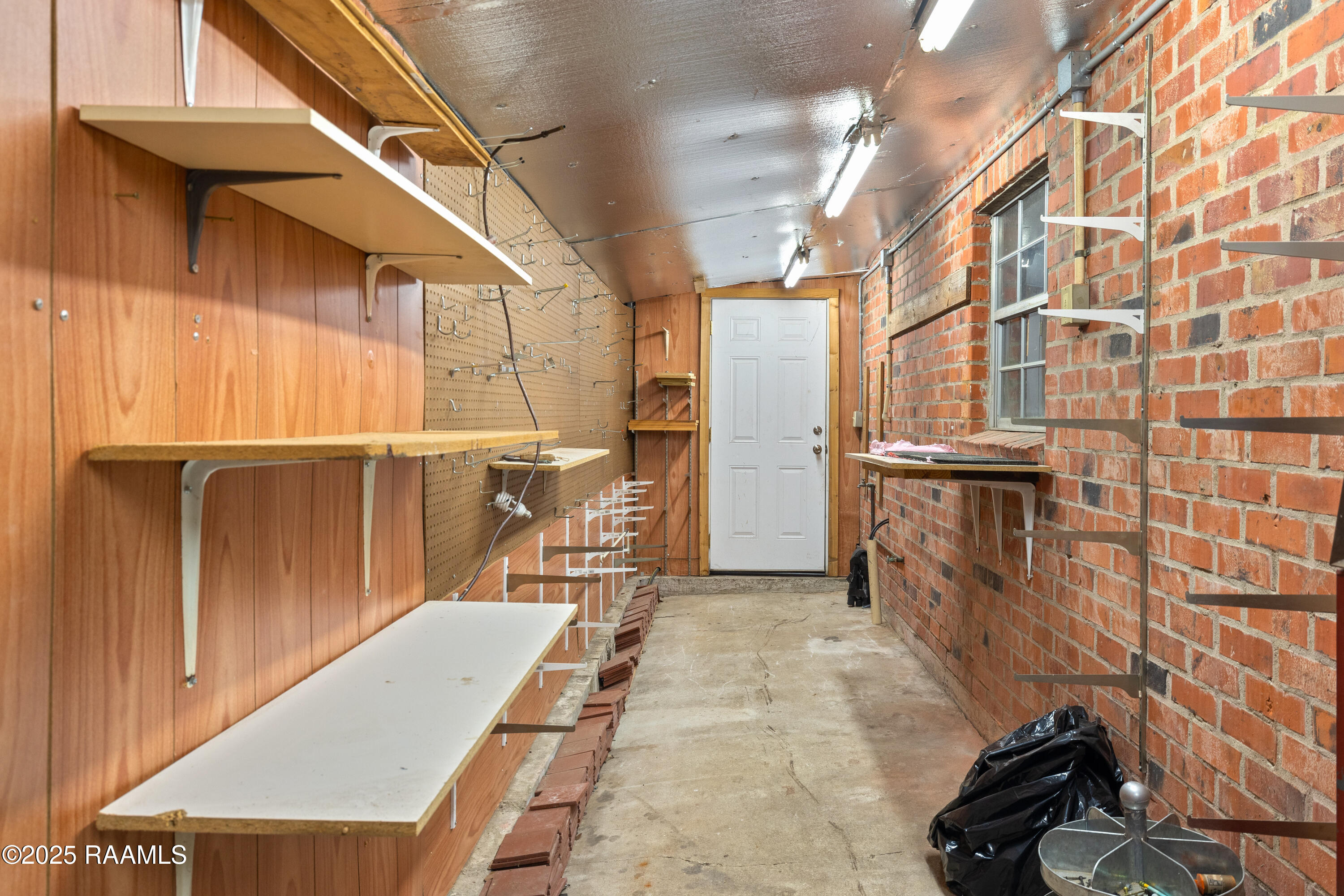 2 La Rue Verger New Iberia, LA 70563 - Photo 42 of 43 Workshop