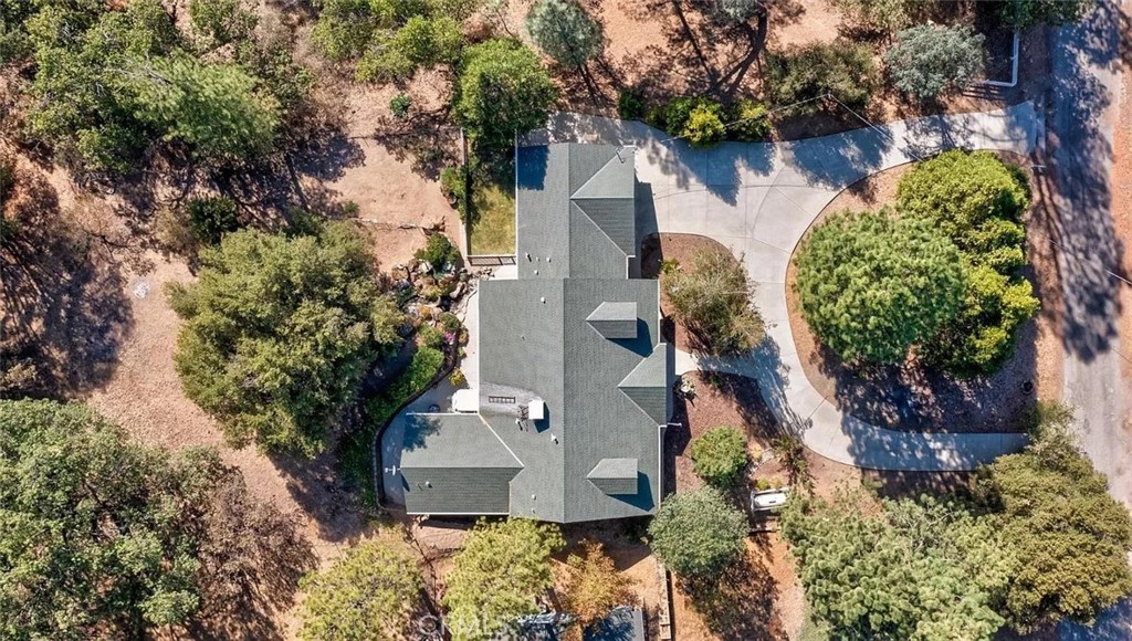 39367 Pine Ridge Road Oakhurst, CA 93644 - Photo 40 of 45