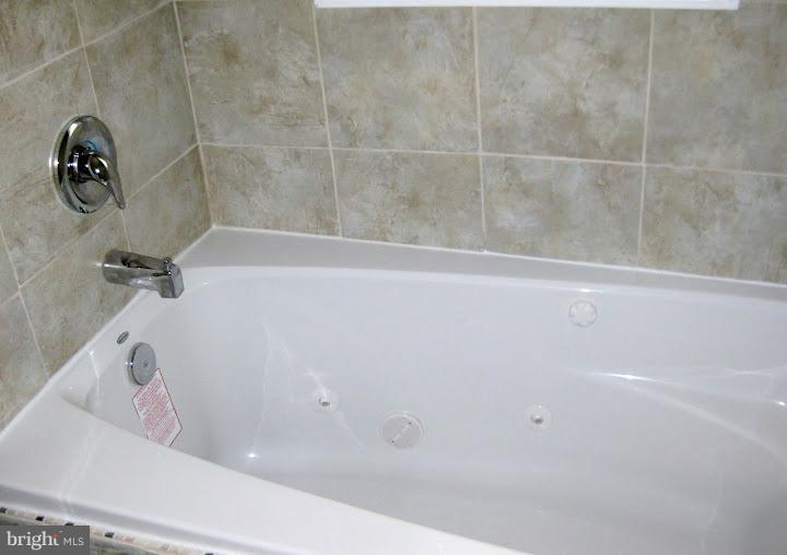 4029 Annellen Road Baltimore, MD 21215 - Photo 3 of 19 Bath