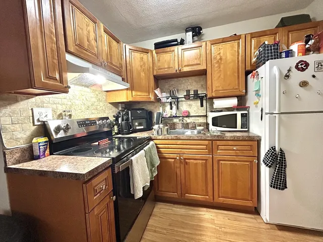 $1,950 | 720 Bennington Street, Unit 104, Boston, MA 02128