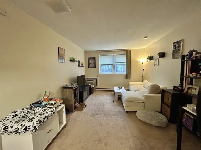 $1,950 | 720 Bennington Street, Unit 104, Boston, MA 02128