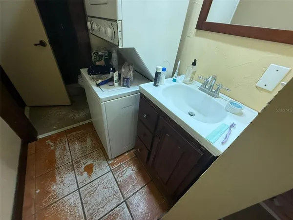 $124,000 | 516 Orange Drive, Unit 20, Altamonte Springs, FL 32701