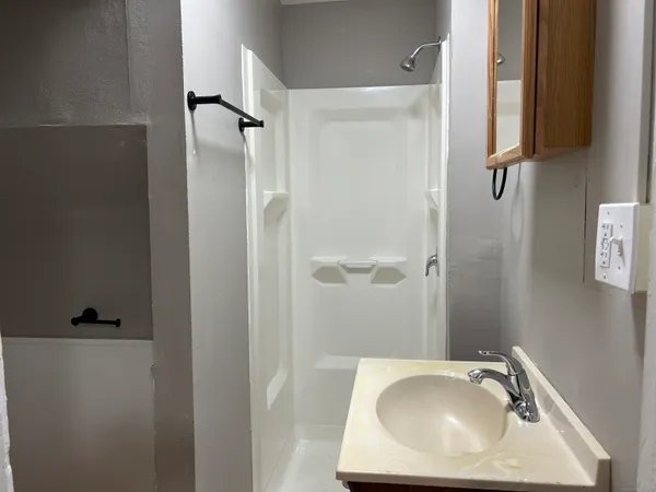 $1,150 | 92-98 Boswell Avenue, Unit 3, Norwich, CT 06360