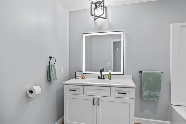 $189,900 | 211 North 3rd Street, King City, MO 64463