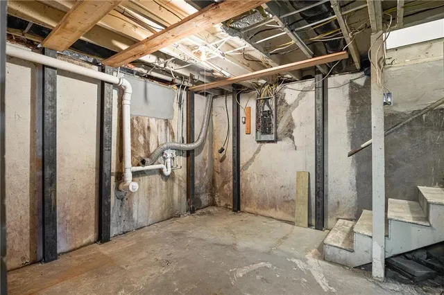 $189,900 | 211 North 3rd Street, King City, MO 64463