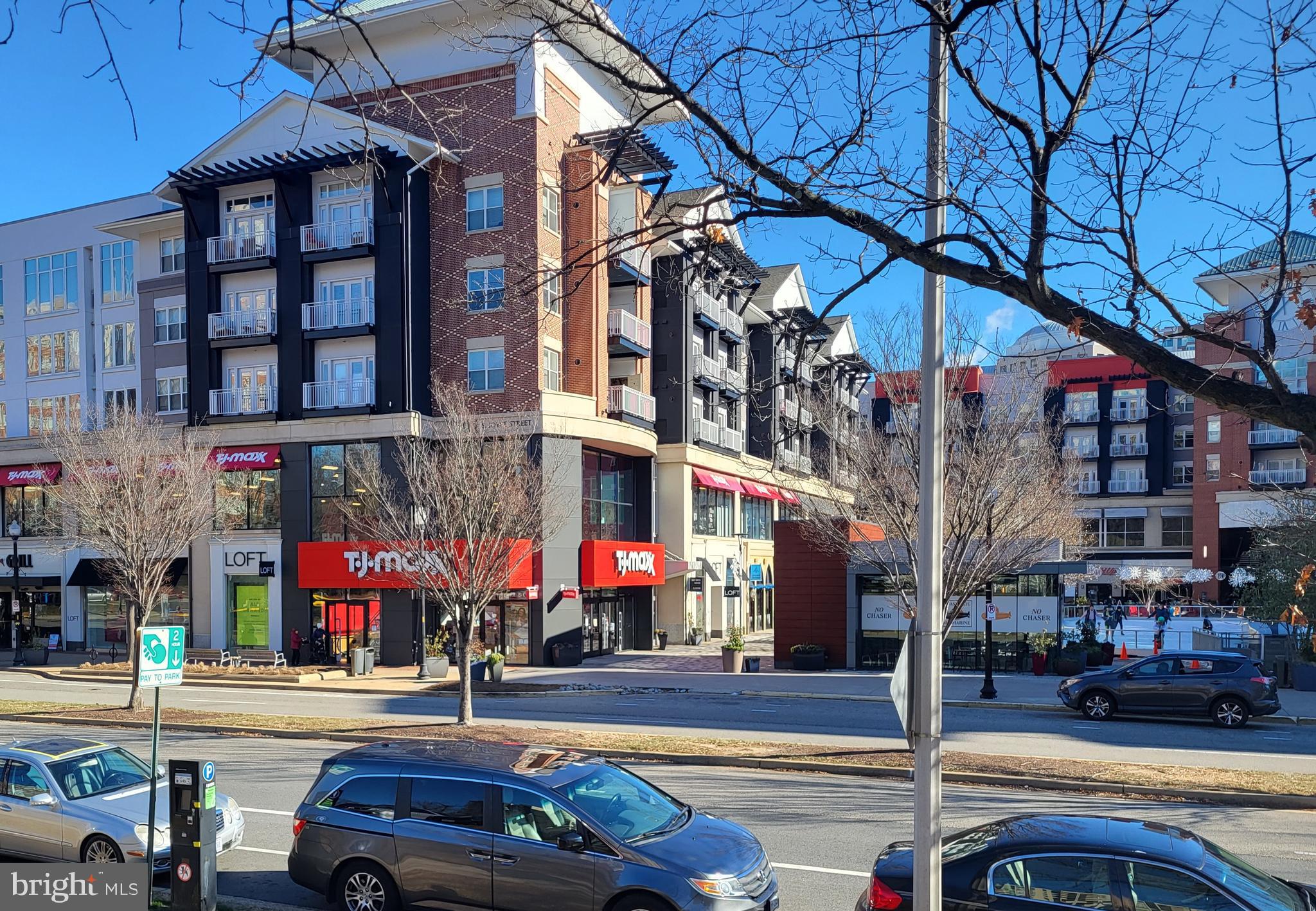 1200 South Arlington Ridge Road, Unit 710 Arlington, VA 22202 - Photo 23 of 26 Pentagon Row Shopping