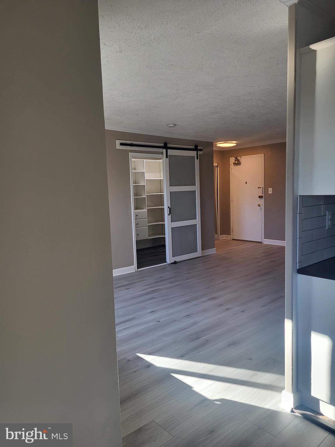1200 South Arlington Ridge Road, Unit 710 Arlington, VA 22202 - Photo 5 of 26 Living Room