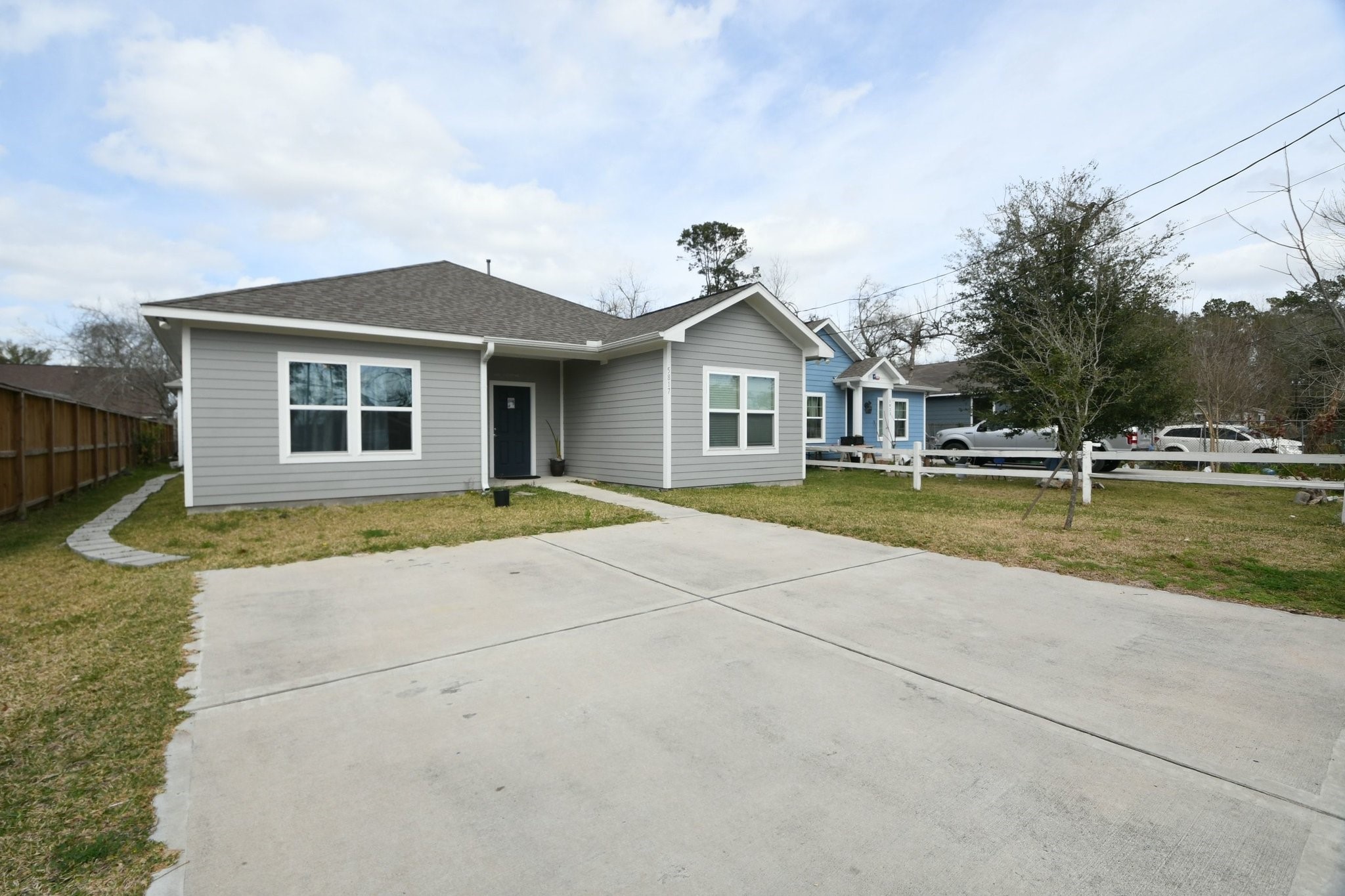 5817 Gaston Houston, TX 77016 - Photo 2 of 24 a view of building with yard