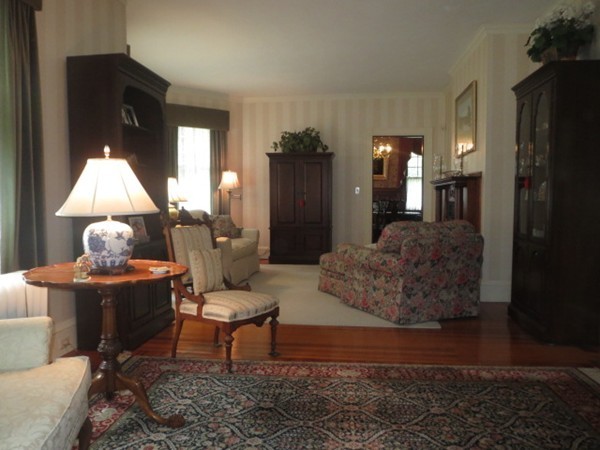 54 Garfield Street Springfield, MA 01108 - Photo 3 of 30 a living room with furniture rug and lamp