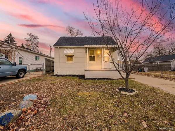 $1,550 | 23352 Powell Avenue, Hazel Park, MI 48030