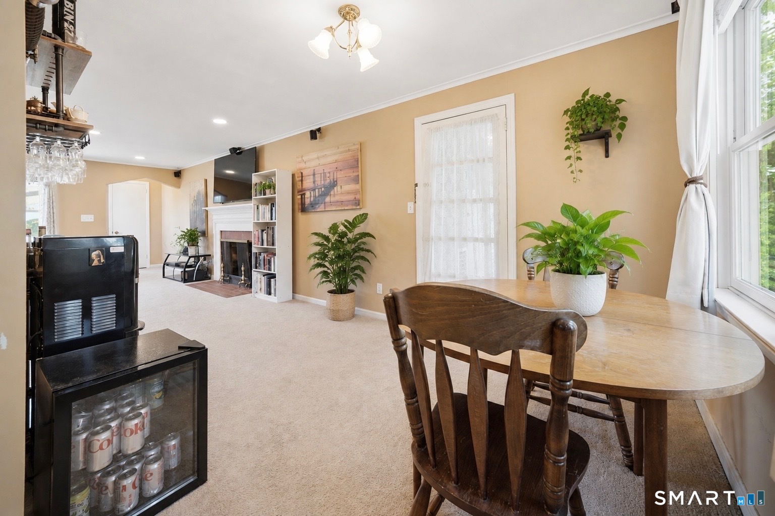 82 Weaver Road Manchester, CT 06042 - Photo 17 of 32 Gallery Image 17
