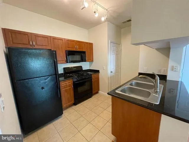 $2,000 | 12900 Centre Park Circle, Herndon, VA 20171