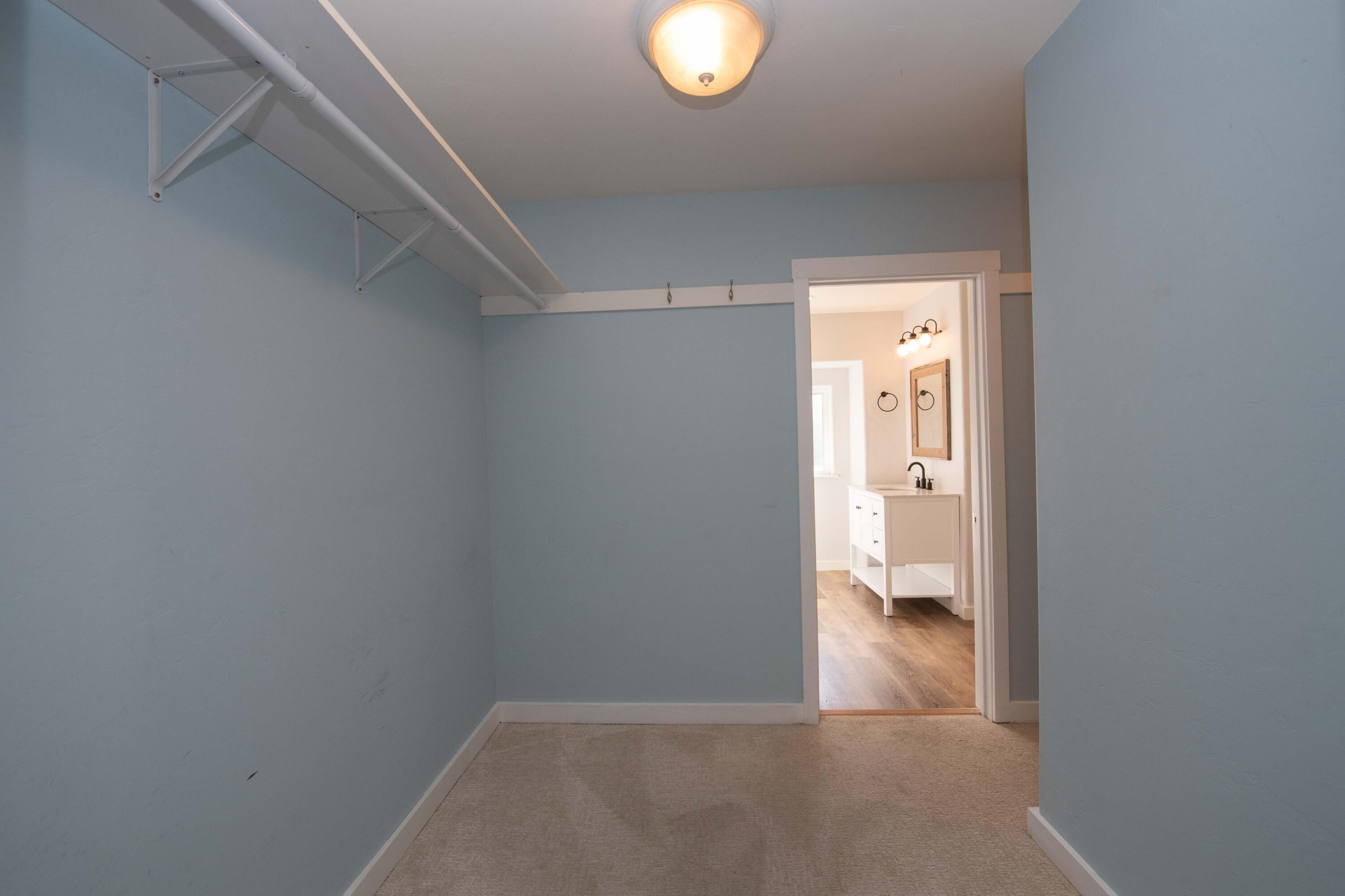 910 Quigley Road Hailey, ID 83333 - Photo 15 of 21 Primary Closet