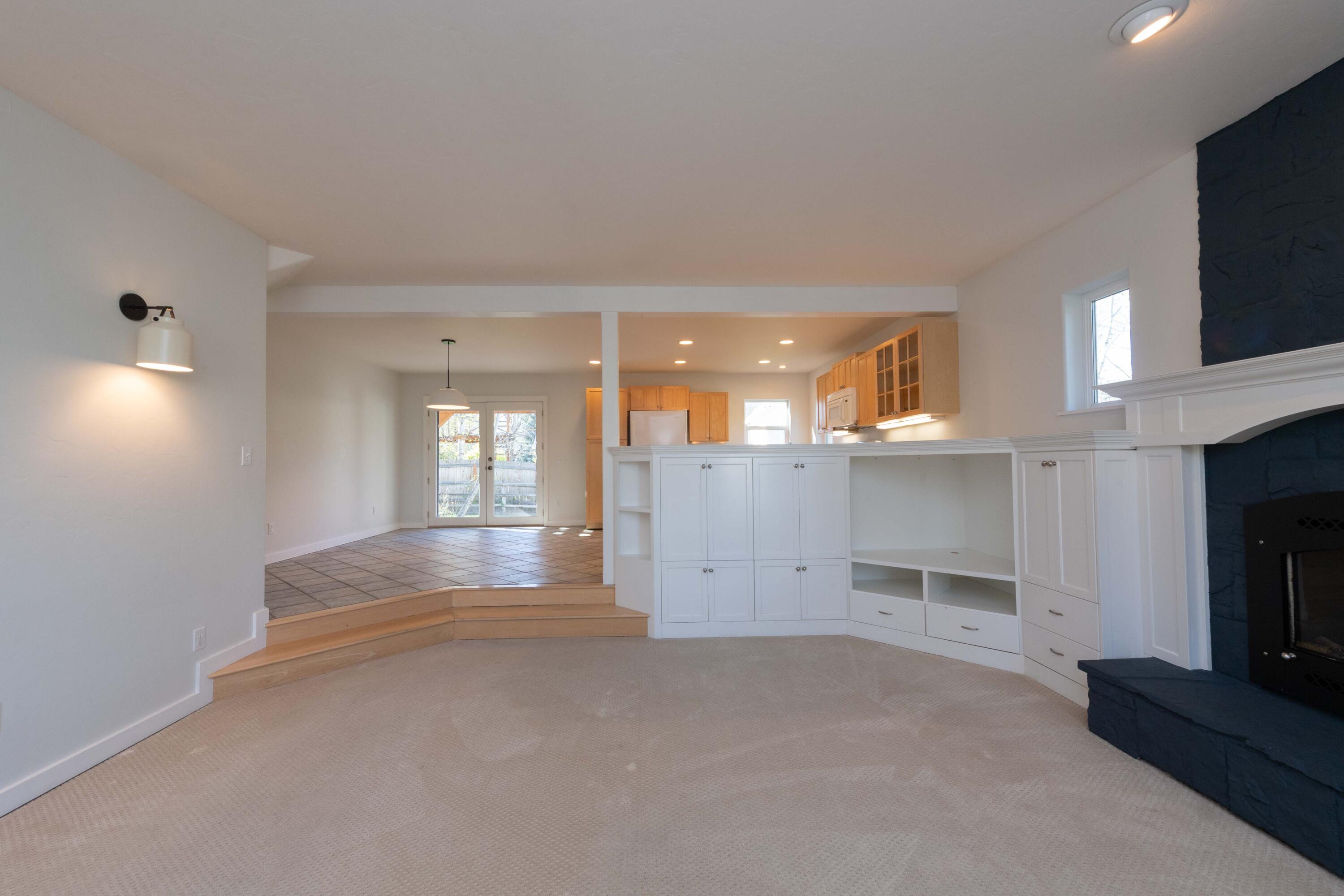 910 Quigley Road Hailey, ID 83333 - Photo 7 of 21 Living Room