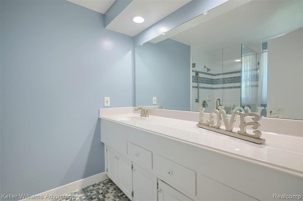 30025 Fox Grove Road Farmington Hills, MI 48334 - Photo 31 of 58