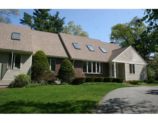 3 Robin Road North Reading, MA 01864 - Photo 2 of 20 Gallery Image 2