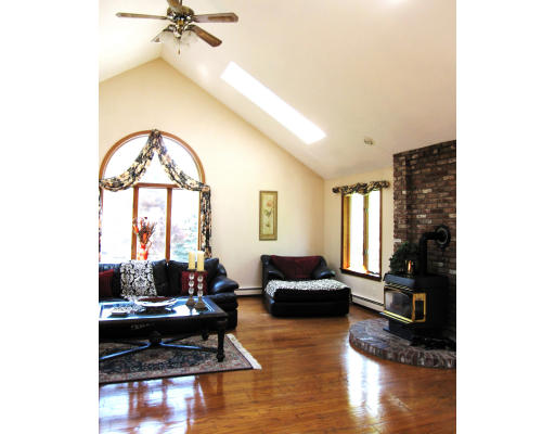 3 Robin Road North Reading, MA 01864 - Photo 9 of 20 Gallery Image 9