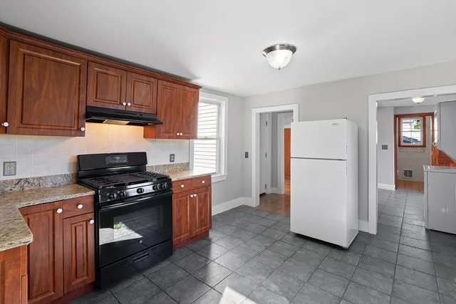 $489,000 | 8 Fort Lane, Unit 8, Dedham, MA 02026