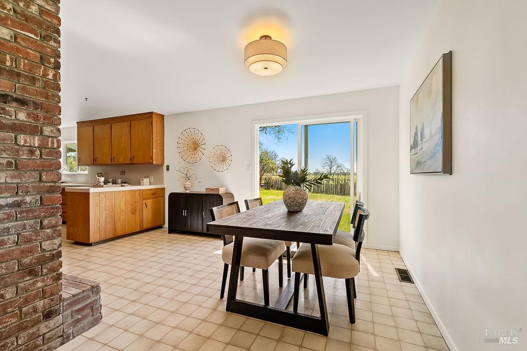 878 Pauline Court Santa Rosa, CA 95401 - Photo 6 of 35