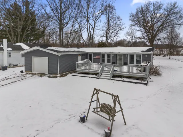 $350,000 | 31486 County Line Road, Dowagiac, MI 49047