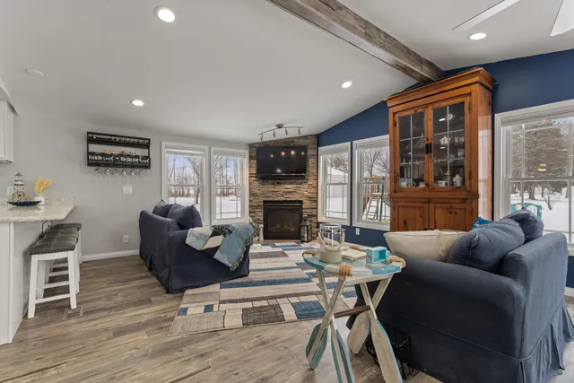 $350,000 | 31486 County Line Road, Dowagiac, MI 49047