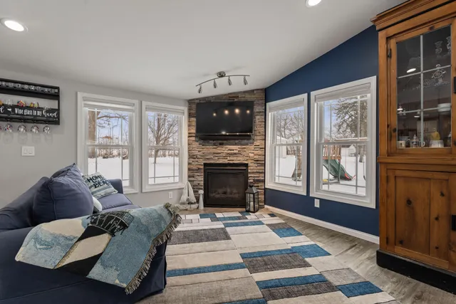 $350,000 | 31486 County Line Road, Dowagiac, MI 49047