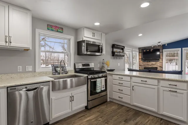 $350,000 | 31486 County Line Road, Dowagiac, MI 49047