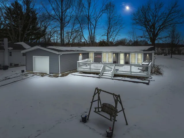 $350,000 | 31486 County Line Road, Dowagiac, MI 49047