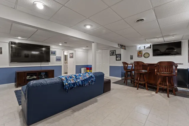 $350,000 | 31486 County Line Road, Dowagiac, MI 49047