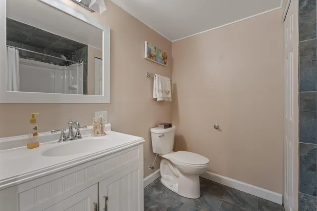 $350,000 | 31486 County Line Road, Dowagiac, MI 49047