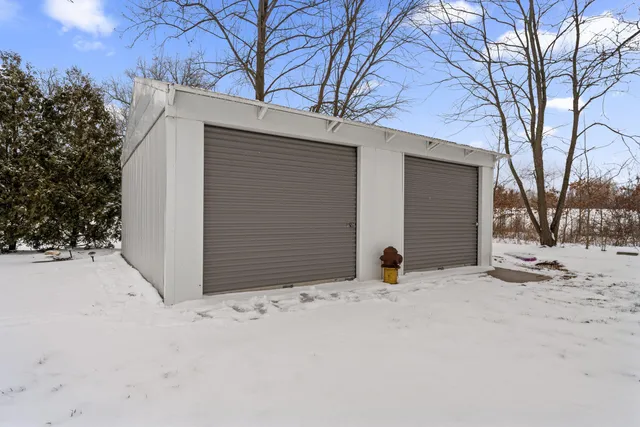 $350,000 | 31486 County Line Road, Dowagiac, MI 49047