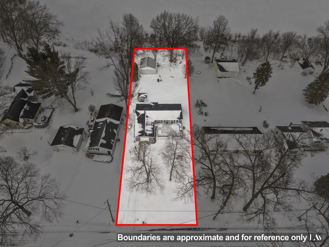 $350,000 | 31486 County Line Road, Dowagiac, MI 49047