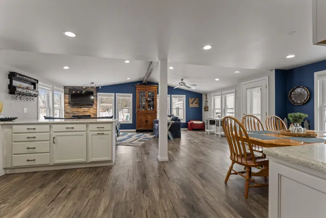 $350,000 | 31486 County Line Road, Dowagiac, MI 49047