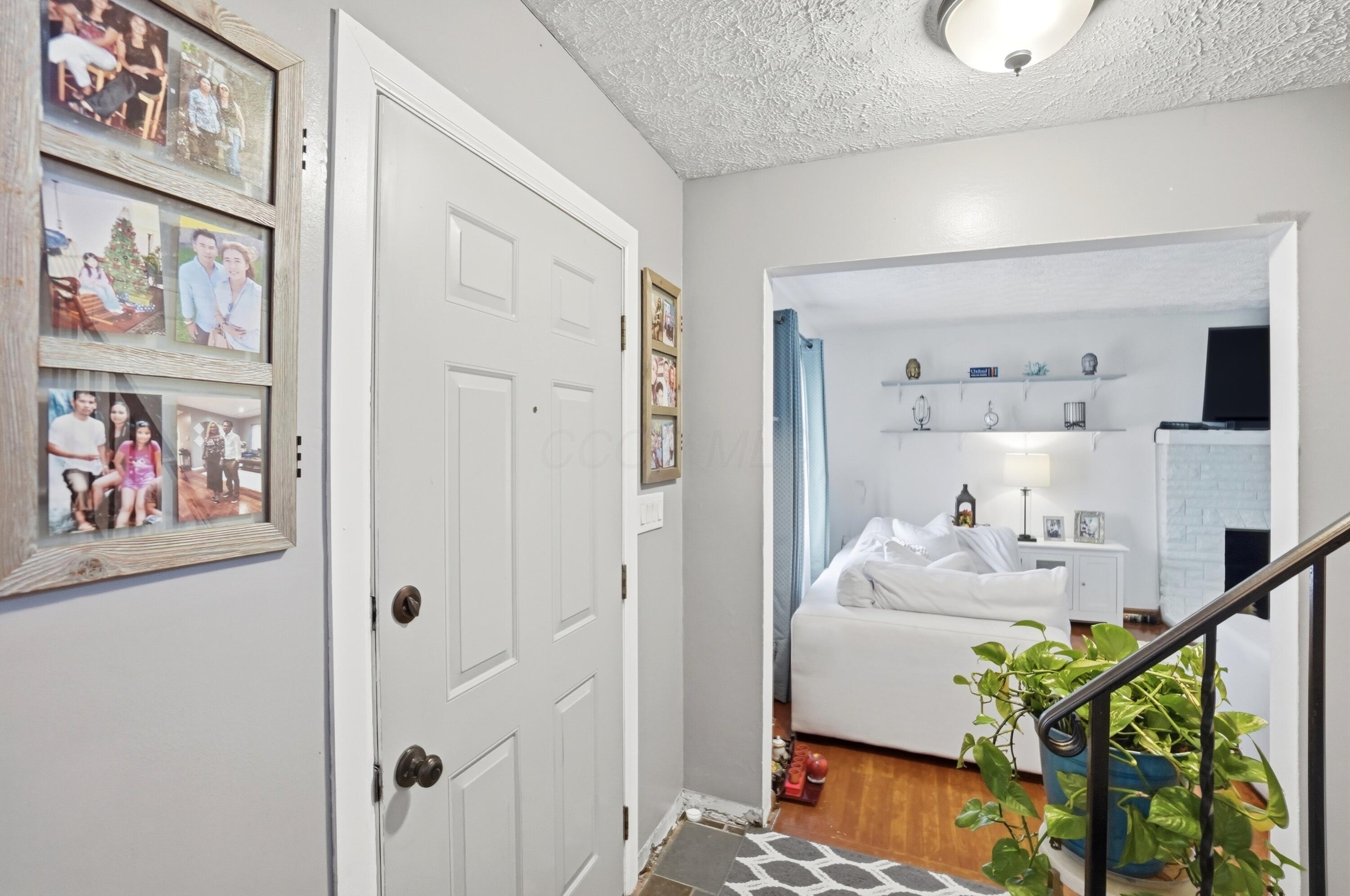 2757 Woodcroft Road Columbus, OH 43204 - Photo 5 of 41