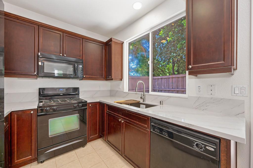 1016 Impressionist Loop Roseville, CA 95747 - Photo 10 of 29