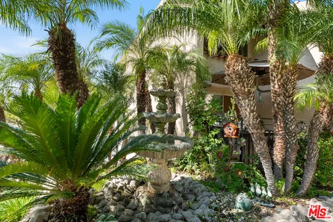 a view of an entrance to building