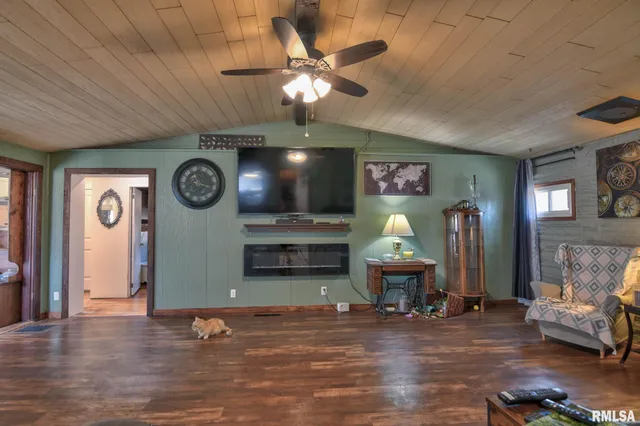 $144,900 | 301 South Curtis Street, Edinburg, IL 62531