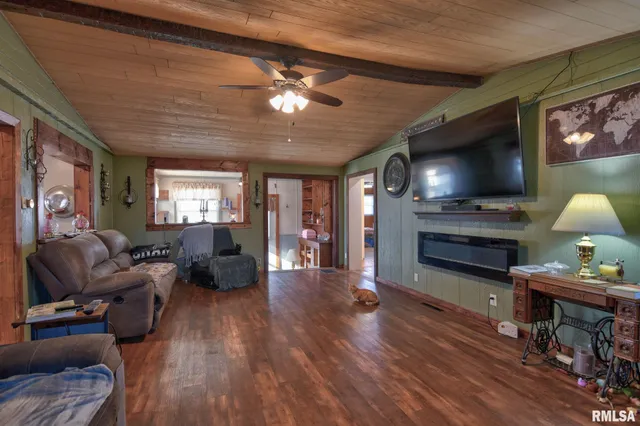 $144,900 | 301 South Curtis Street, Edinburg, IL 62531