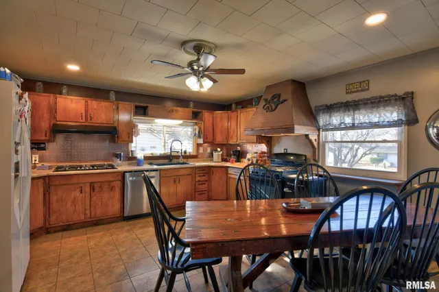 $144,900 | 301 South Curtis Street, Edinburg, IL 62531