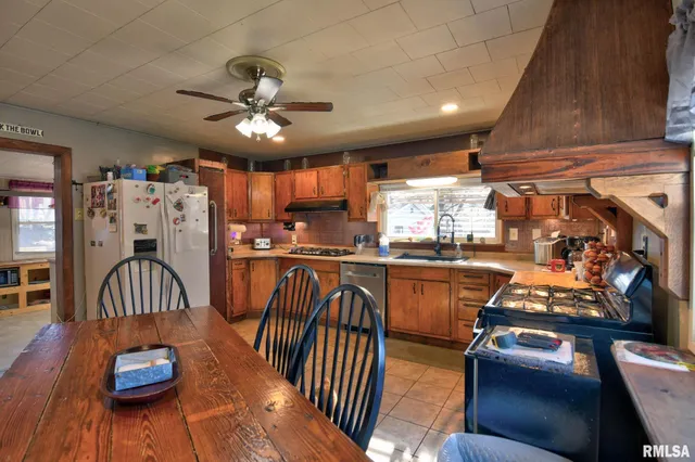 $144,900 | 301 South Curtis Street, Edinburg, IL 62531