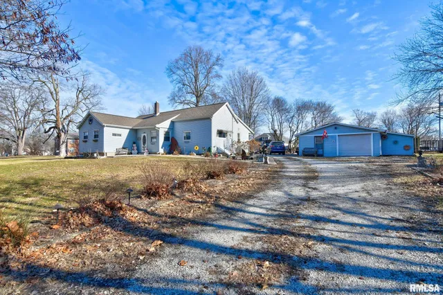 $144,900 | 301 South Curtis Street, Edinburg, IL 62531