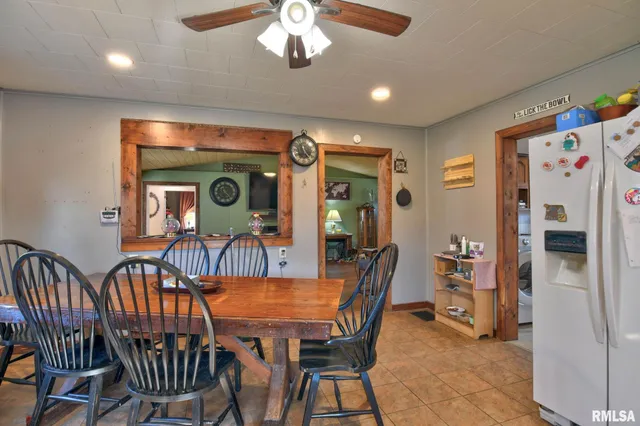 $144,900 | 301 South Curtis Street, Edinburg, IL 62531