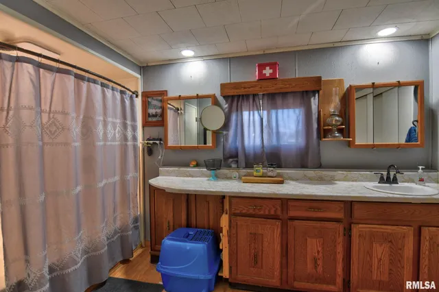 $144,900 | 301 South Curtis Street, Edinburg, IL 62531