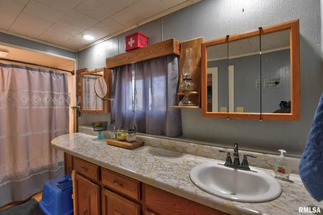 $144,900 | 301 South Curtis Street, Edinburg, IL 62531