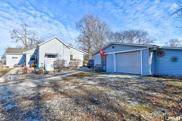 $144,900 | 301 South Curtis Street, Edinburg, IL 62531