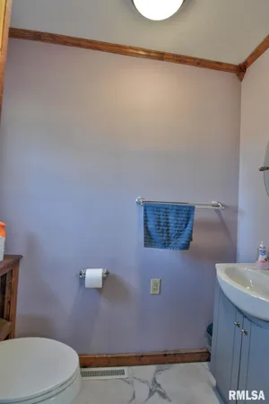 $144,900 | 301 South Curtis Street, Edinburg, IL 62531