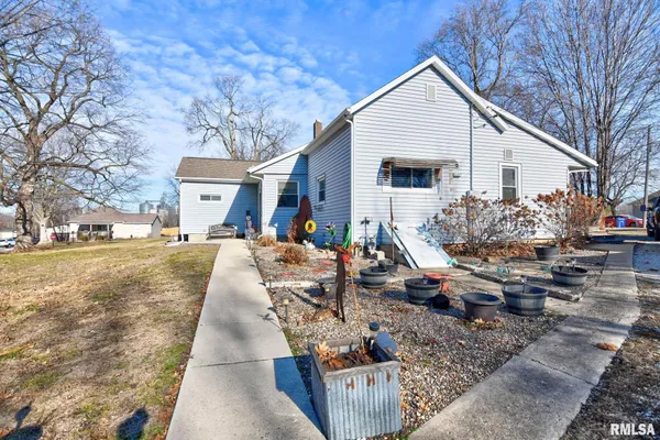 $144,900 | 301 South Curtis Street, Edinburg, IL 62531