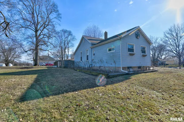 $144,900 | 301 South Curtis Street, Edinburg, IL 62531